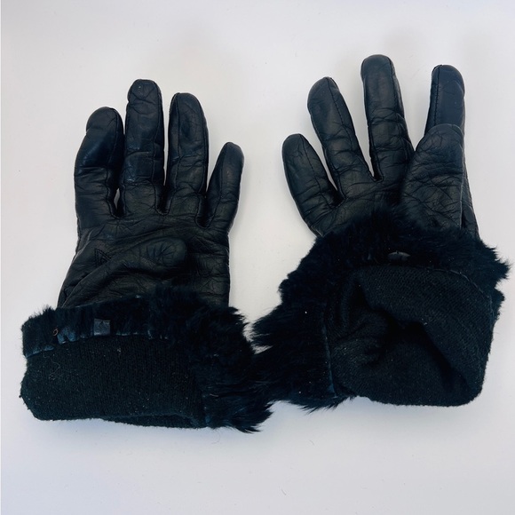 Accessories - Black lined Gloves